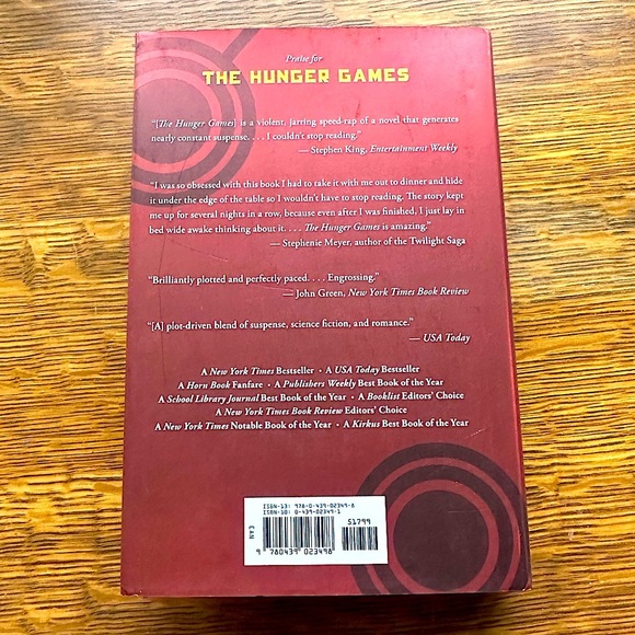 3/$20💥 Catching Fire by Suzanne Collings Fiction Literary Hardcover Book - Picture 2 of 15